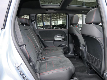 Mercedes-Benz GLB 220 d 4M AMG Night Panorama Distronic 360?