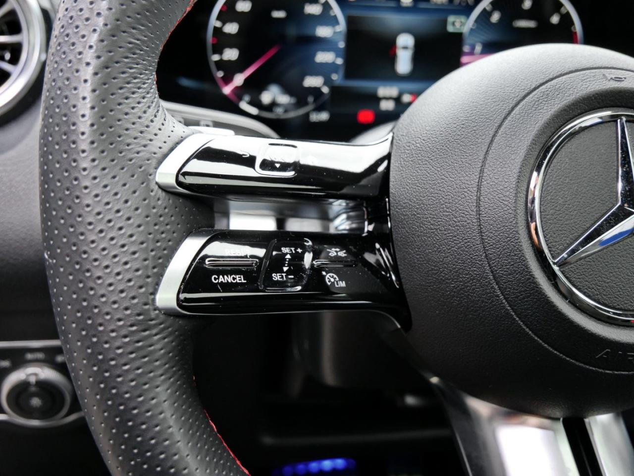 Mercedes-Benz GLB 220 d 4M AMG Night Panorama Distronic 360?