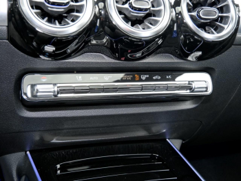 Mercedes-Benz GLB 220 d 4M AMG Night Panorama Distronic 360?