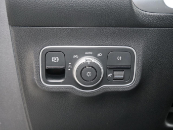 Mercedes-Benz GLB 220 d 4M AMG Night Panorama Distronic 360?