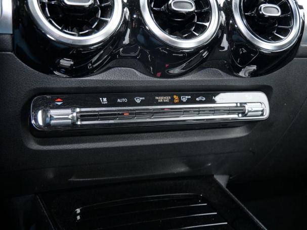 Mercedes-Benz GLB 220 d 4M Progresive Kamera Memory Easy-P AHK