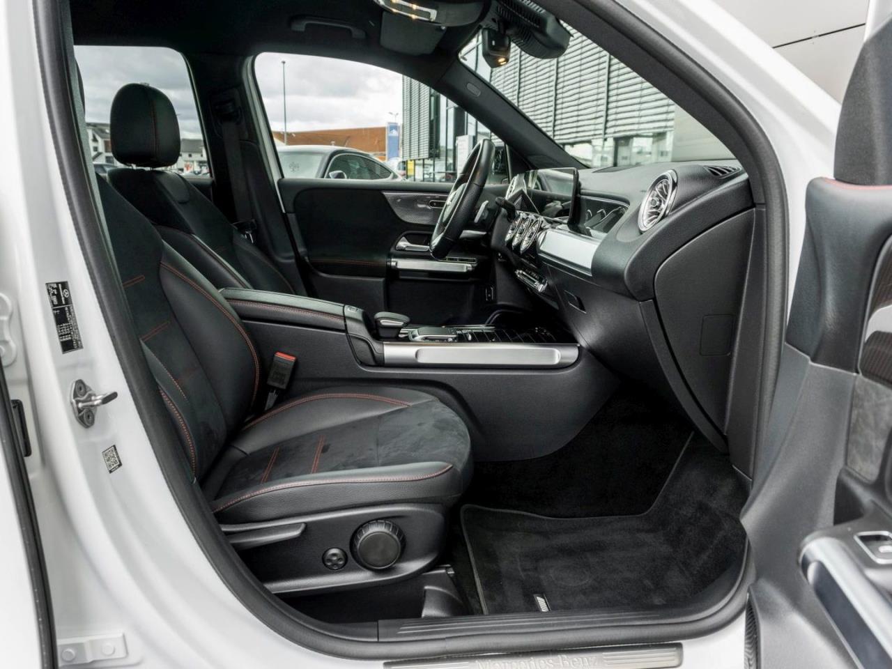 Mercedes-Benz GLB 220 d AMG Night Kamera Easy-Pack AHK