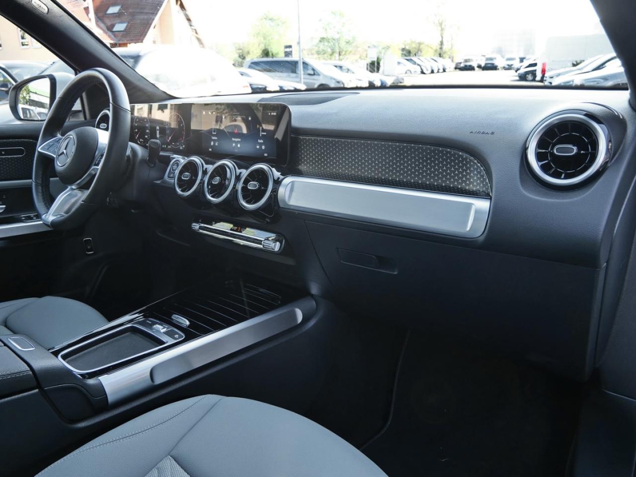 Mercedes-Benz GLB 250 4M Progressive Panorama Kamera Easy-Pack