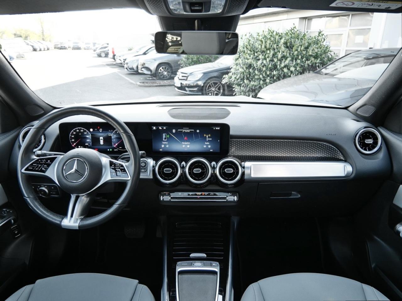 Mercedes-Benz GLB 250 4M Progressive Panorama Kamera Easy-Pack