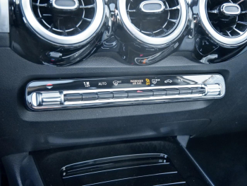 Mercedes-Benz GLB 250 4M Progressive Panorama Kamera Easy-Pack