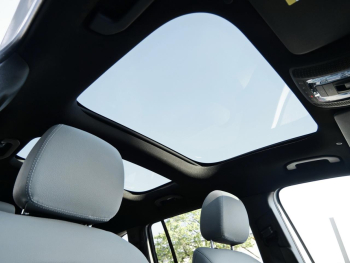 Mercedes-Benz GLB 250 4M Progressive Panorama Kamera Easy-Pack