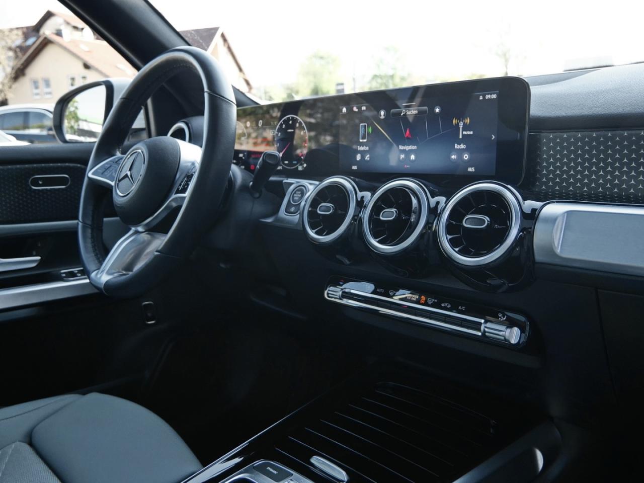 Mercedes-Benz GLB 250 4M Progressive Panorama Kamera Easy-Pack