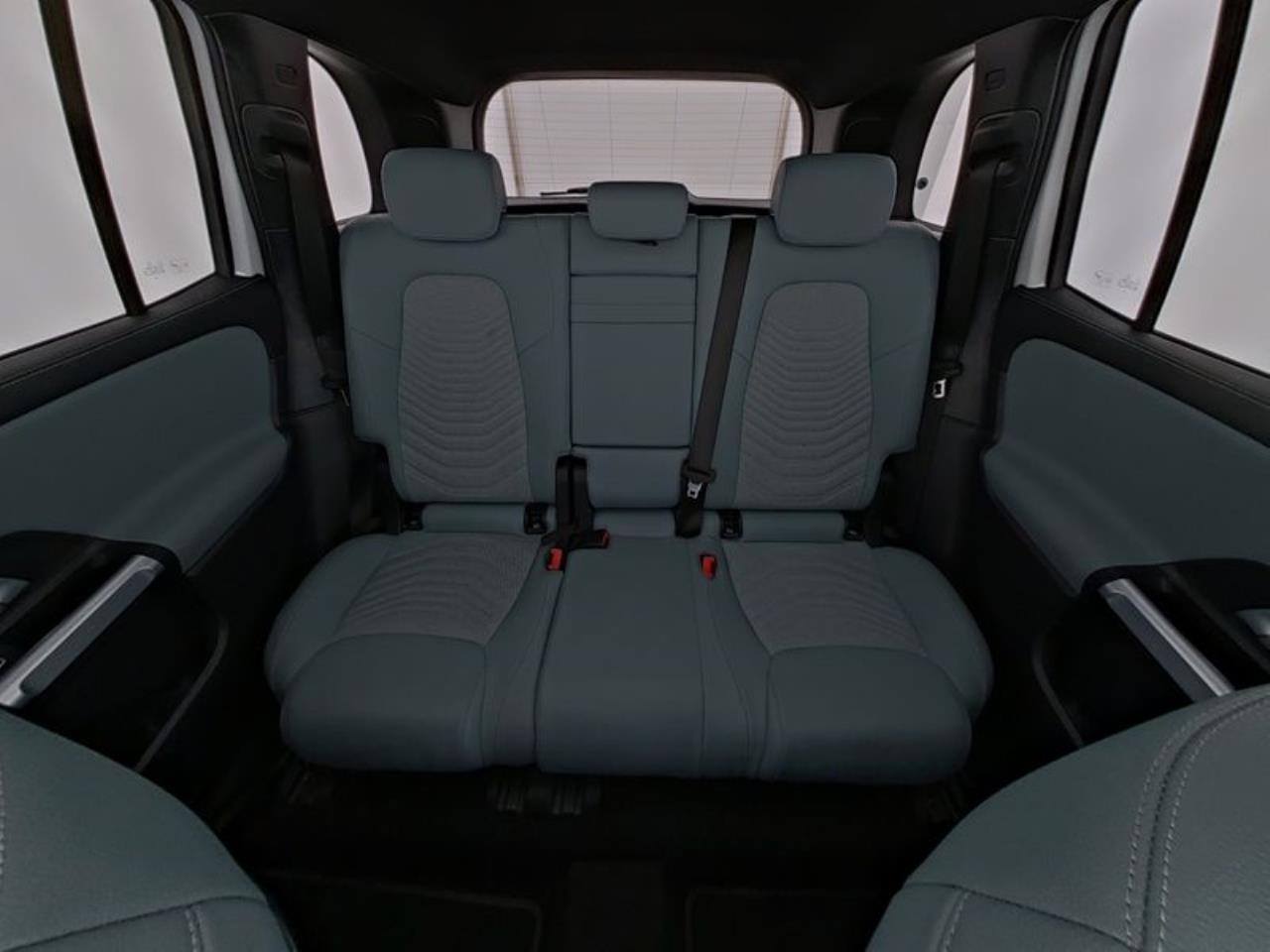 Mercedes-Benz GLB 250 4M Progressive Panorama Kamera Easy-Pack