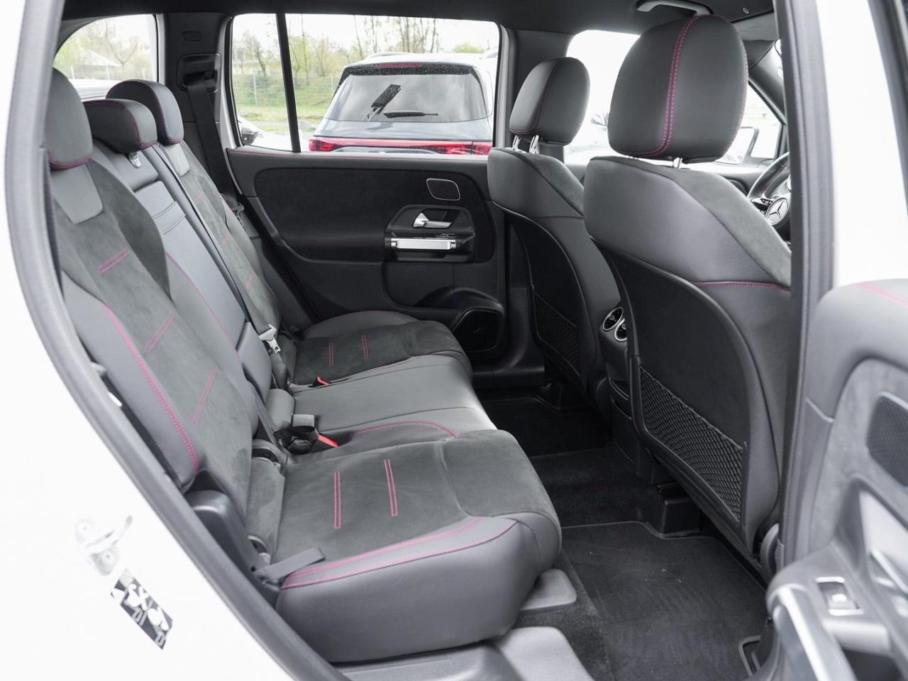 Mercedes-Benz GLB 250 4M AMG EasyPack Burmester Kamera Navi