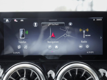 Mercedes-Benz GLB 250 4M AMG EasyPack Burmester Kamera Navi