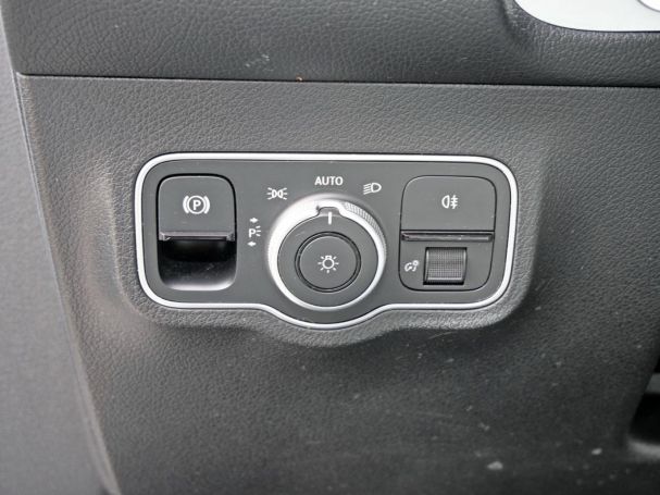 Mercedes-Benz GLB 250 4M Progressive Panorama Kamera Easy-Pack