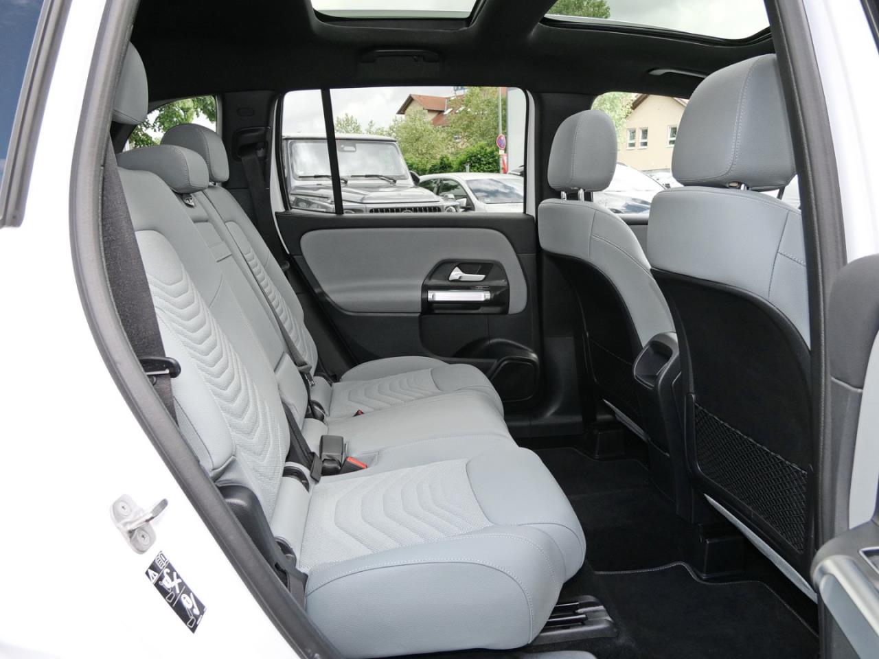 Mercedes-Benz GLB 250 4M Progressive Panorama Kamera Easy-Pack