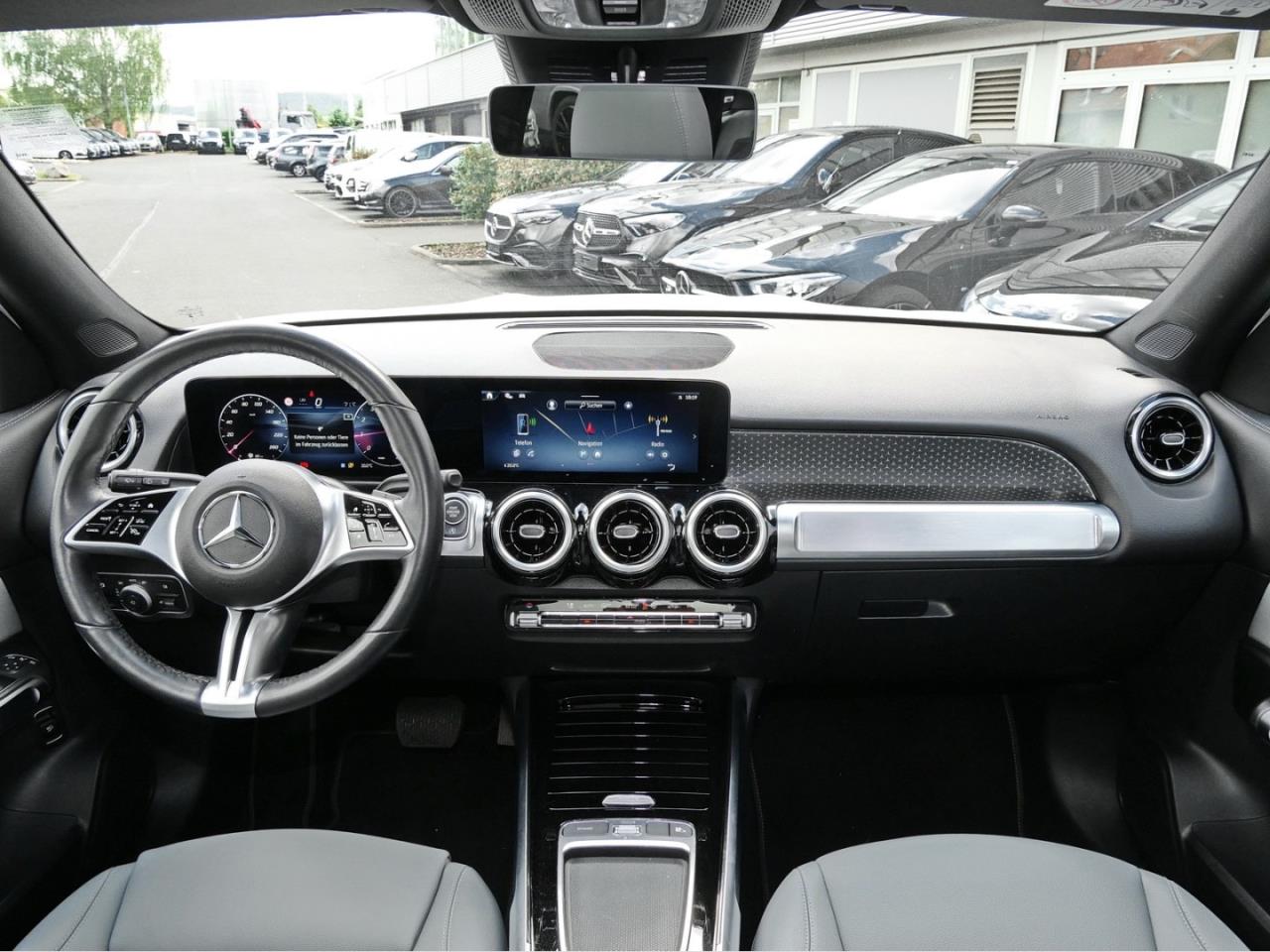 Mercedes-Benz GLB 250 4M Progressive Panorama Kamera Easy-Pack