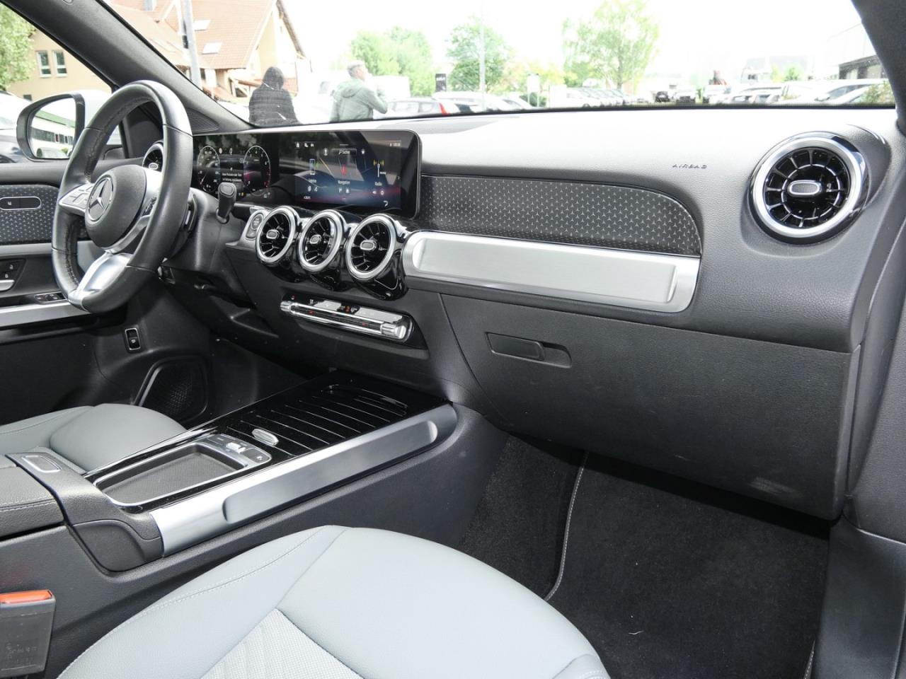 Mercedes-Benz GLB 250 4M Progressive Panorama Kamera Easy-Pack