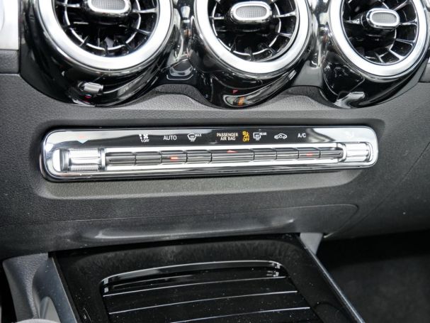 Mercedes-Benz GLB 250 4M Progressive Panorama Kamera Easy-Pack
