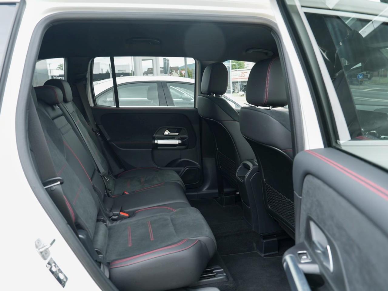 Mercedes-Benz GLB 250 4M AMG 360° AHK EasyP ParkA Ambiente