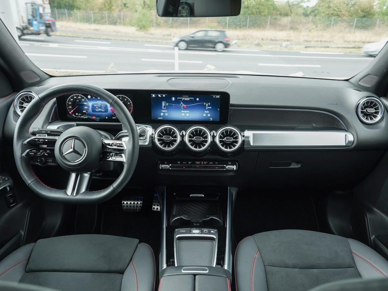 Mercedes-Benz GLB 250 4M AMG 360? AHK EasyP ParkA Ambiente