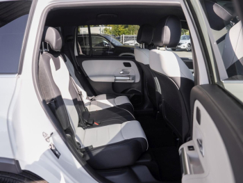 Mercedes-Benz GLB 250 4M AMG MBUXNavi+ HeadUp 360° AHK Easy-P