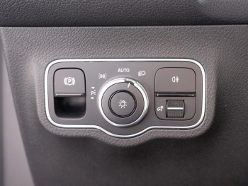 Mercedes-Benz GLB 250 4M AMG MBUXNavi+ HeadUp 360° AHK Easy-P