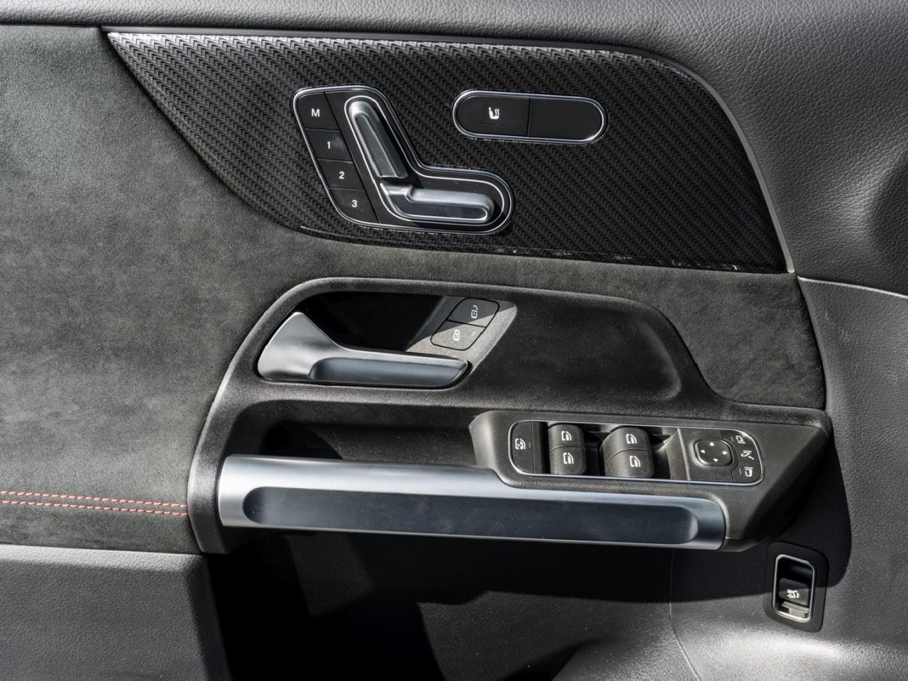 Mercedes-Benz GLB 35 AMG 4M Night Panorama Standhzg HUD 360°