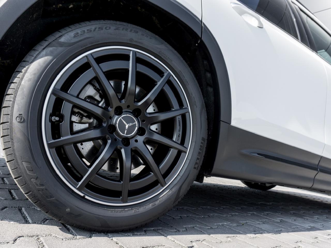 Mercedes-Benz GLB 35 AMG 4M Night Panorama Standhzg HUD 360°