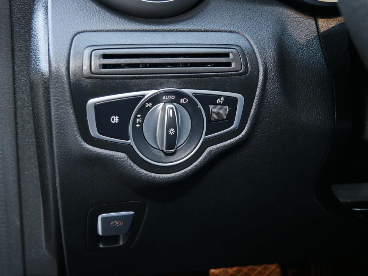 Mercedes-Benz GLC 300 de 4M Coupé Distronic AHK Kamera EasyP