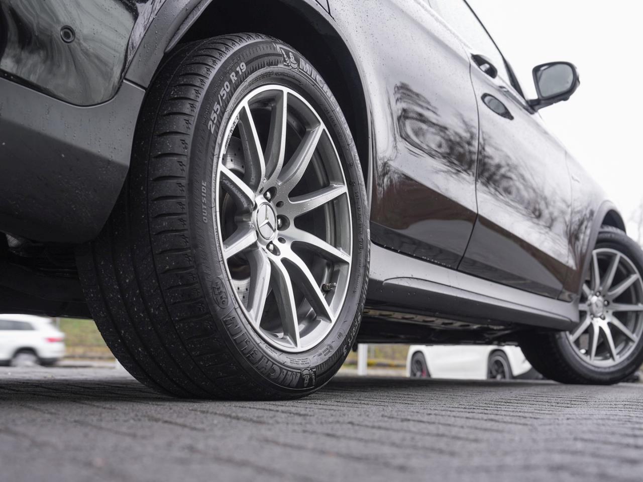 Mercedes-Benz GLC 63 AMG 4M+ Coupé Schiebedach Distronic AHK