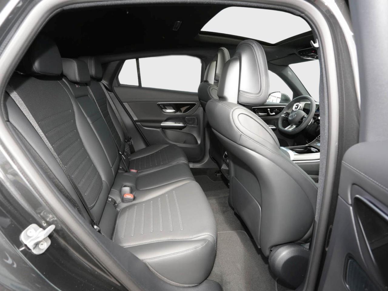 Mercedes-Benz GLC 200 4MATIC Coupé AMG Distronic Panorama AHK