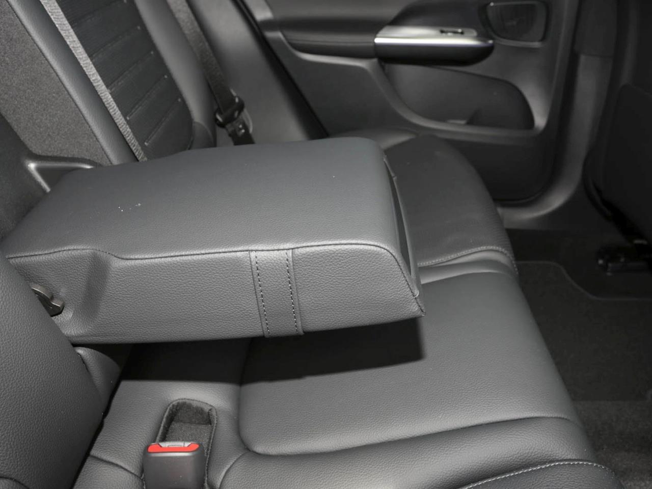 Mercedes-Benz GLC 200 4MATIC Coupé AMG Distronic Panorama AHK