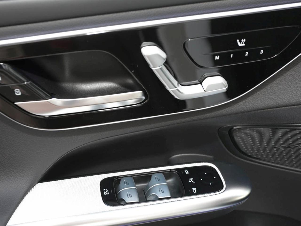 Mercedes-Benz GLC 200 d 4MATIC AMG Night Distronic 360° AHK