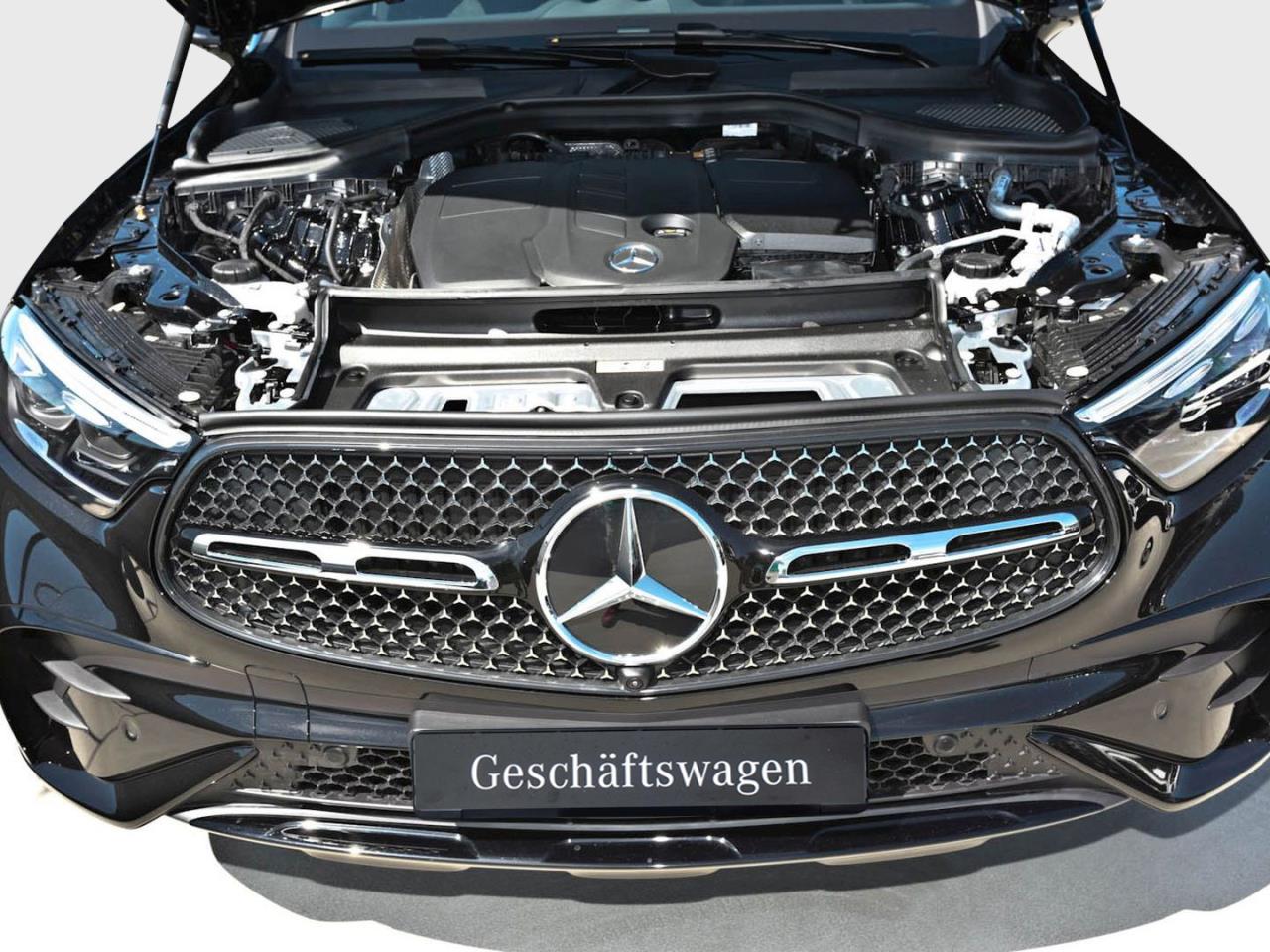Mercedes-Benz GLC 220 d 4MATIC Coupé AMG Night Distronic 360?