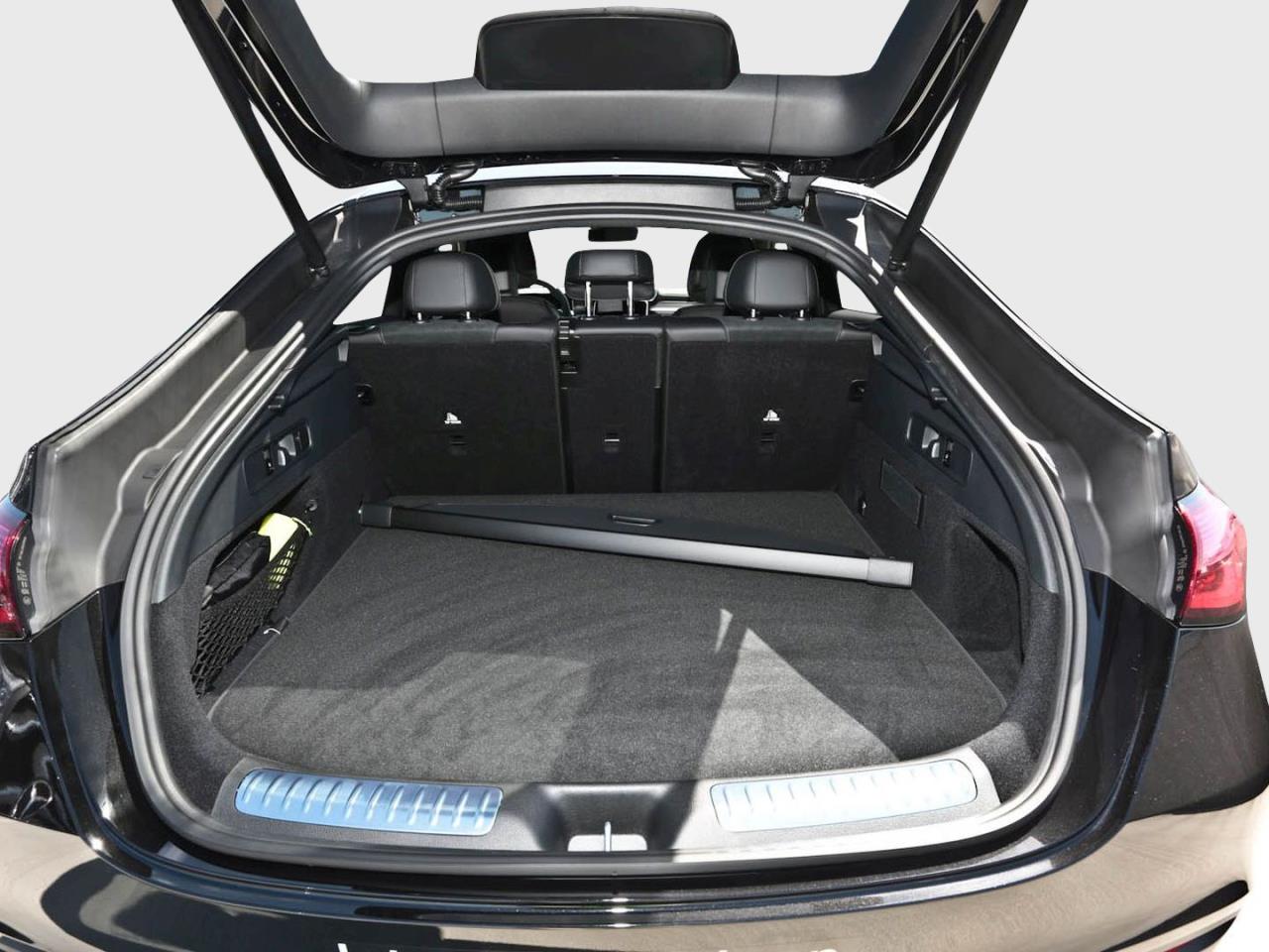 Mercedes-Benz GLC 220 d 4MATIC Coupé AMG Night Distronic 360?