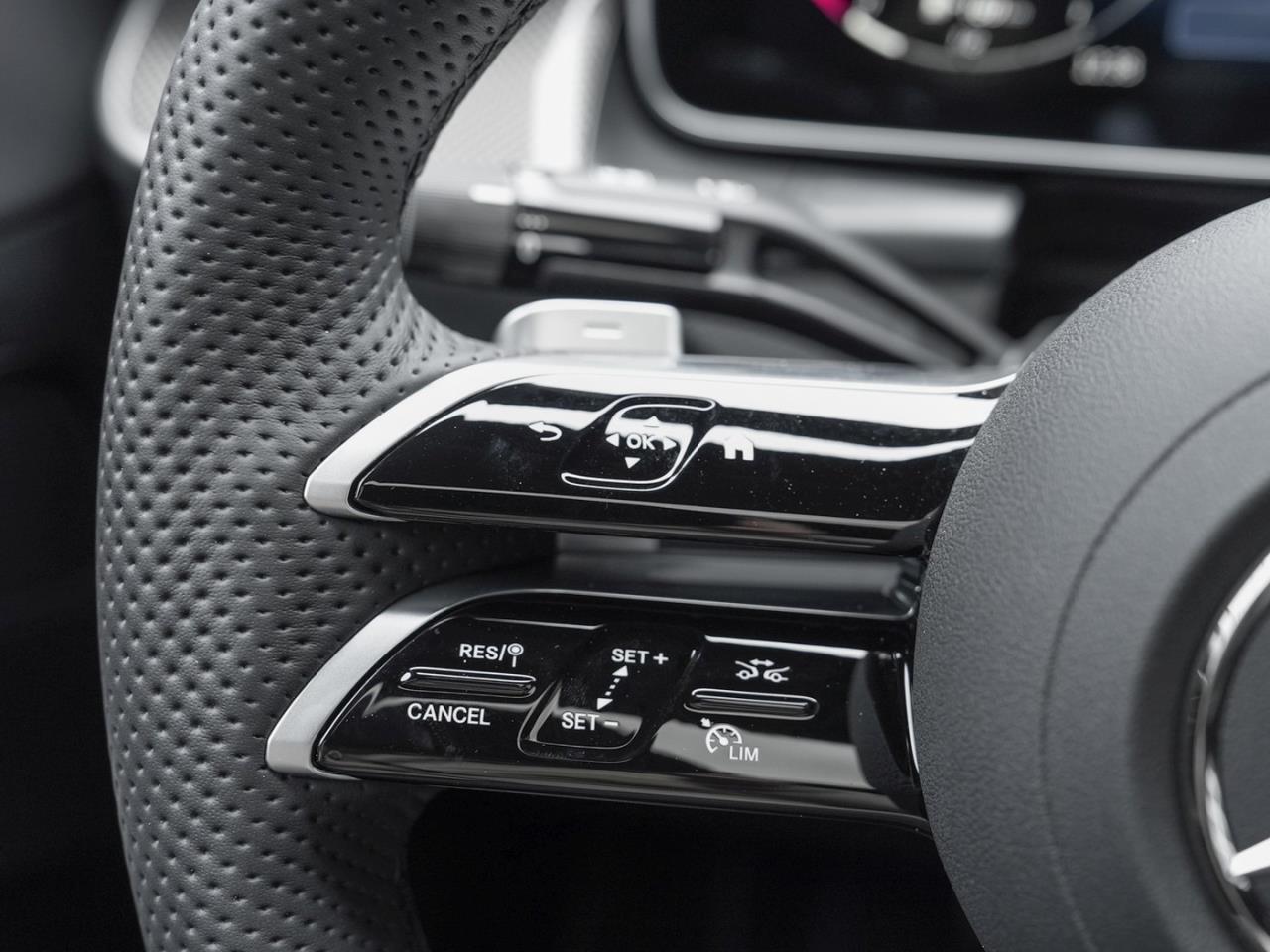 Mercedes-Benz GLC 300 4MATIC Coupé AMG Night Panorama 360°AHK