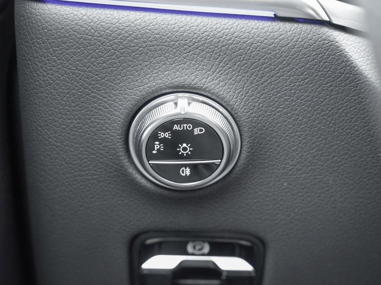 Mercedes-Benz GLC 300 4MATIC Coupé AMG Night Panorama 360°AHK