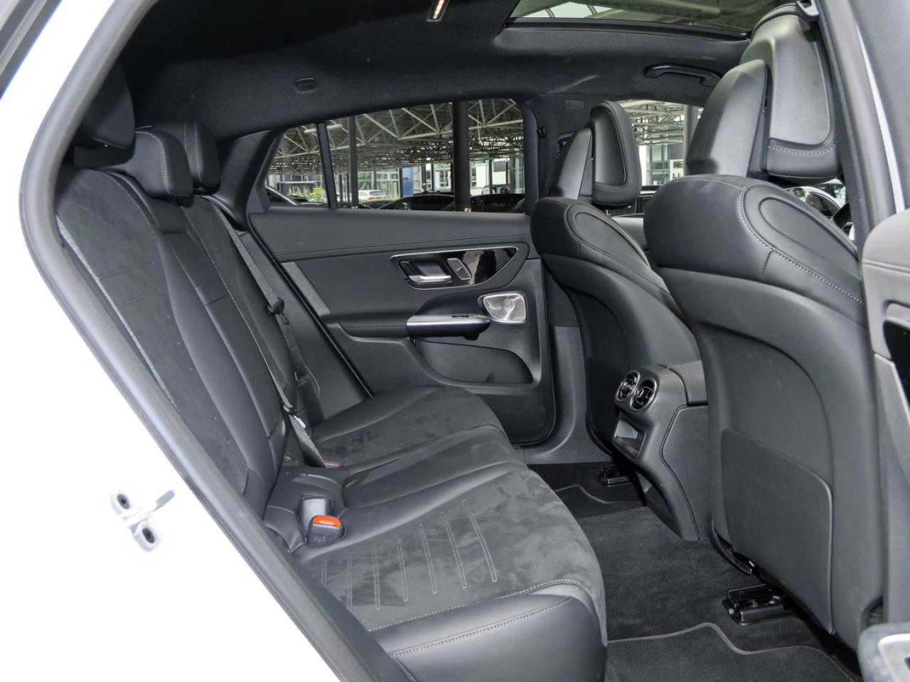 Mercedes-Benz GLC 300 de 4M Coupé  AMG Night AHK Panorama 360?