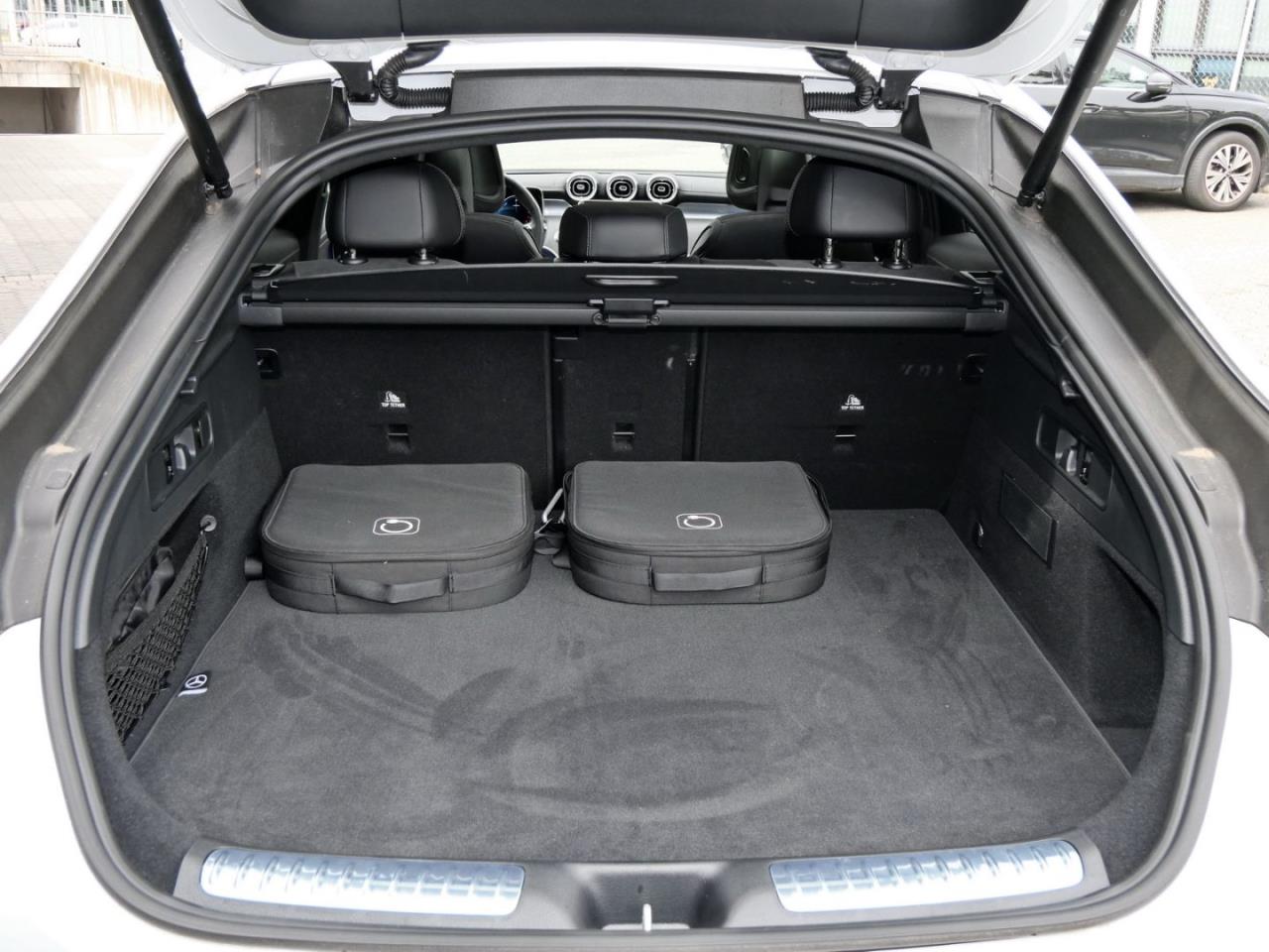 Mercedes-Benz GLC 300 de 4M Coupé  AMG Night AHK Panorama 360?