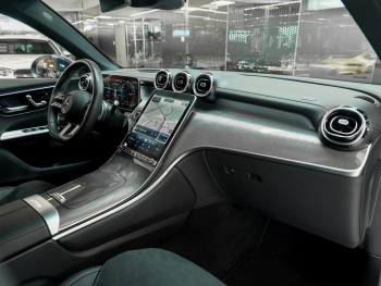 Mercedes-Benz GLC 300 de 4M Coupé AMG Distronic HeadUp 360?