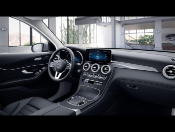 Mercedes-Benz GLC 200 4M Panorama EasyP Navi KeylessGo Kamera