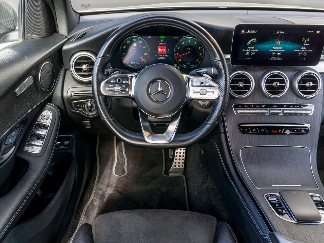 Mercedes-Benz GLC 200 4M AMG Off-Road MBUX-Navi EasyPack AHK