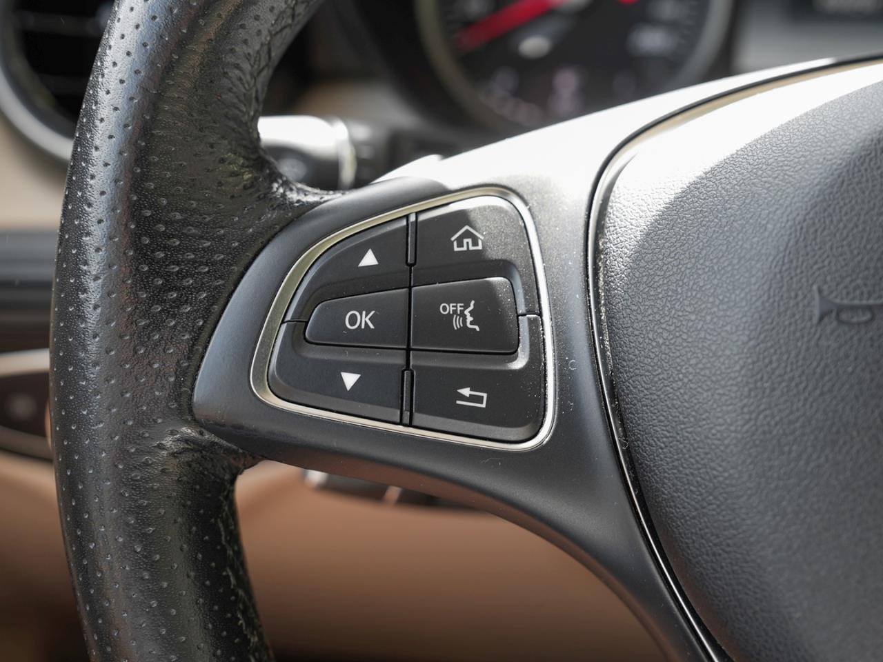 Mercedes-Benz GLC 220 d 4M Exclusive Panorama AHK Kamera