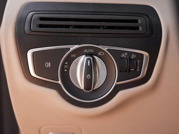 Mercedes-Benz GLC 220 d 4M Exclusive Panorama AHK Kamera