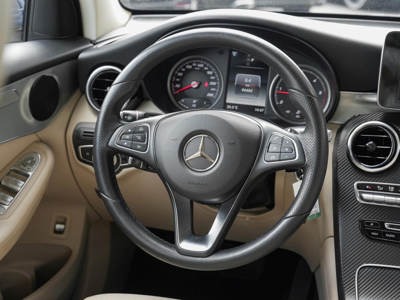 Mercedes-Benz GLC 220 d 4M Exclusive Panorama AHK Kamera