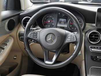 Mercedes-Benz GLC 220 d 4M Exclusive Panorama AHK Kamera