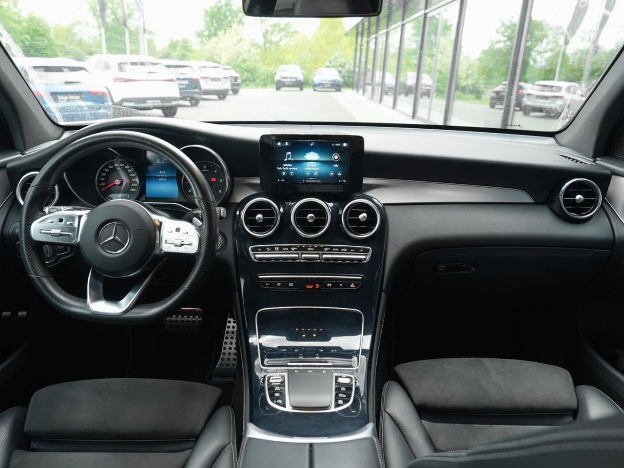 Mercedes-Benz GLC 220 d AMG Night Panorama AHK Kamera EasyPack