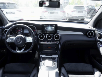 Mercedes-Benz GLC 220 d AMG Night Panorama AHK Kamera EasyPack
