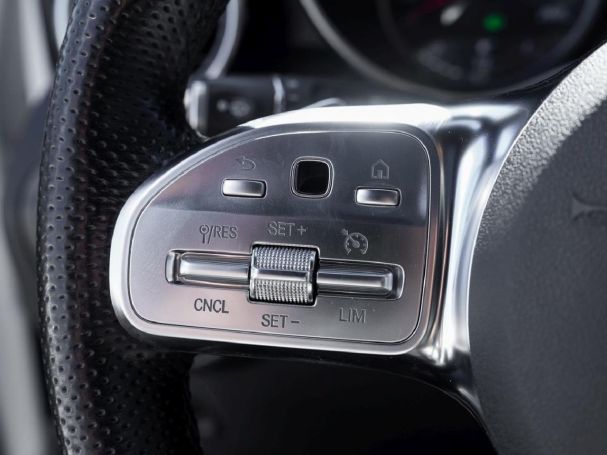 Mercedes-Benz GLC 220 d AMG Night Panorama AHK Kamera EasyPack