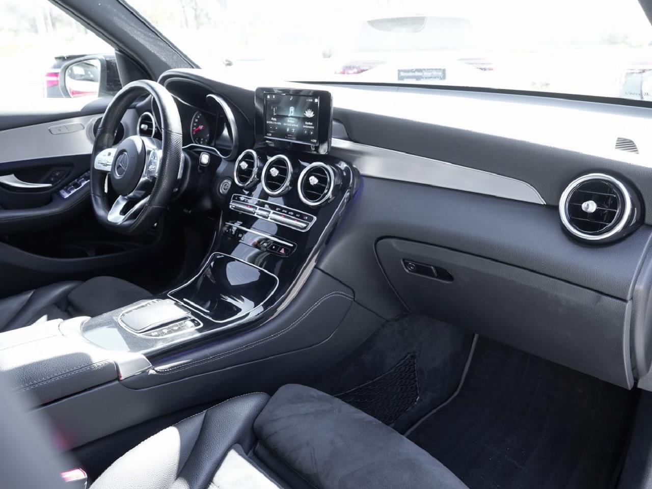 Mercedes-Benz GLC 220 d AMG Night Panorama AHK Kamera EasyPack