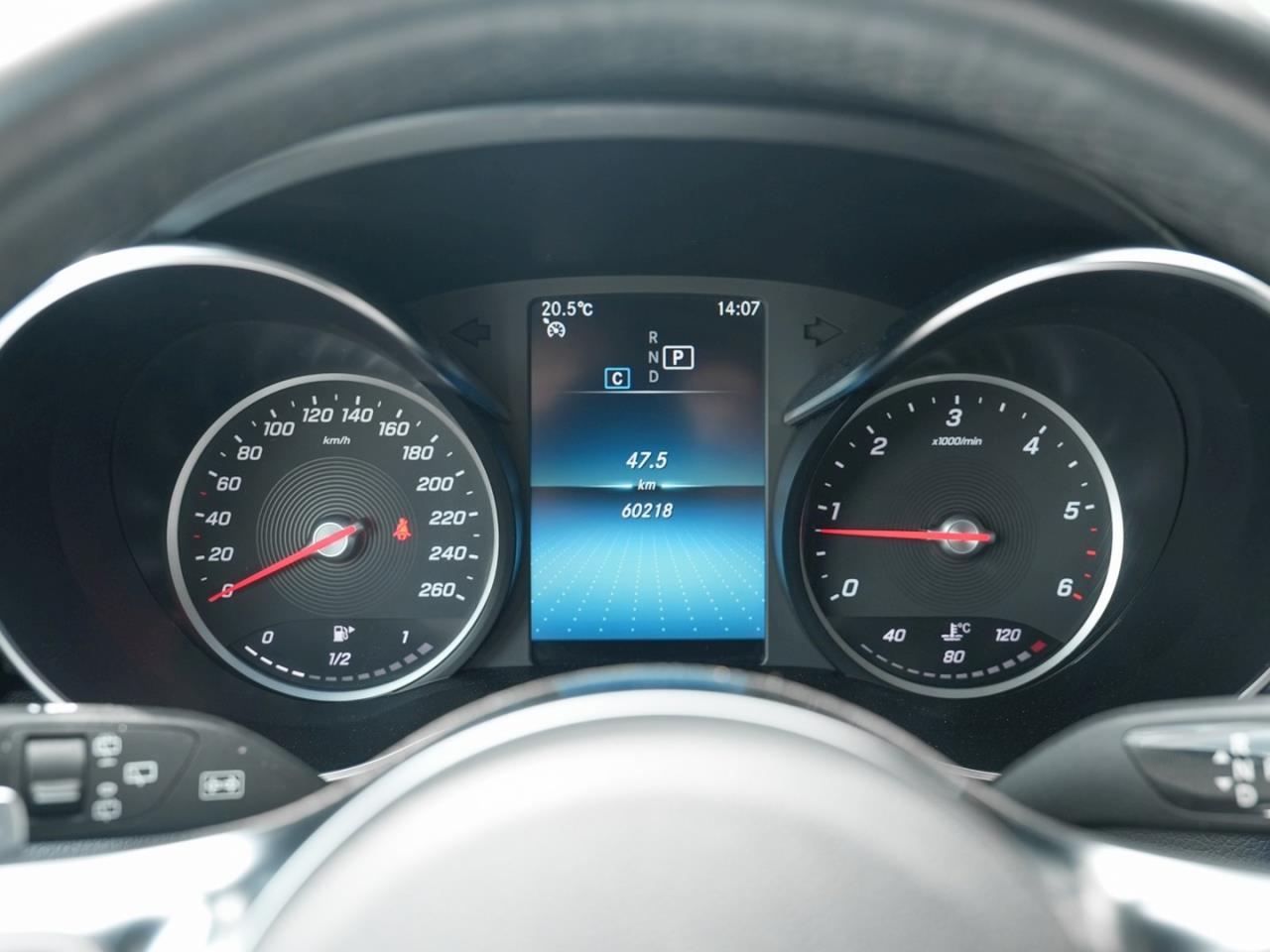 Mercedes-Benz GLC 220 d AMG Night Panorama AHK Kamera EasyPack
