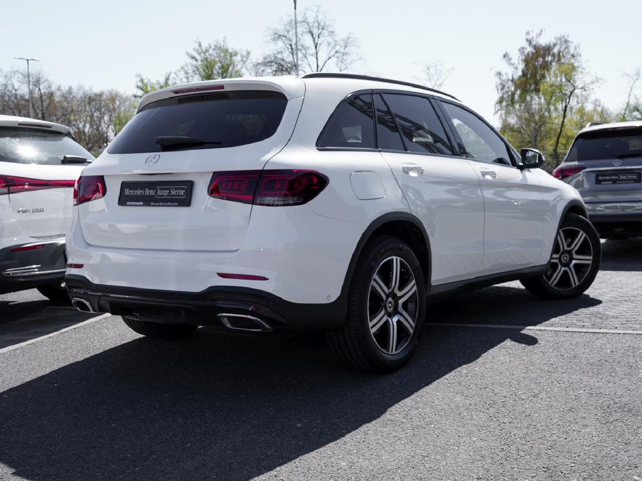 Mercedes-Benz GLC 220 d AMG Night Panorama AHK Kamera EasyPack