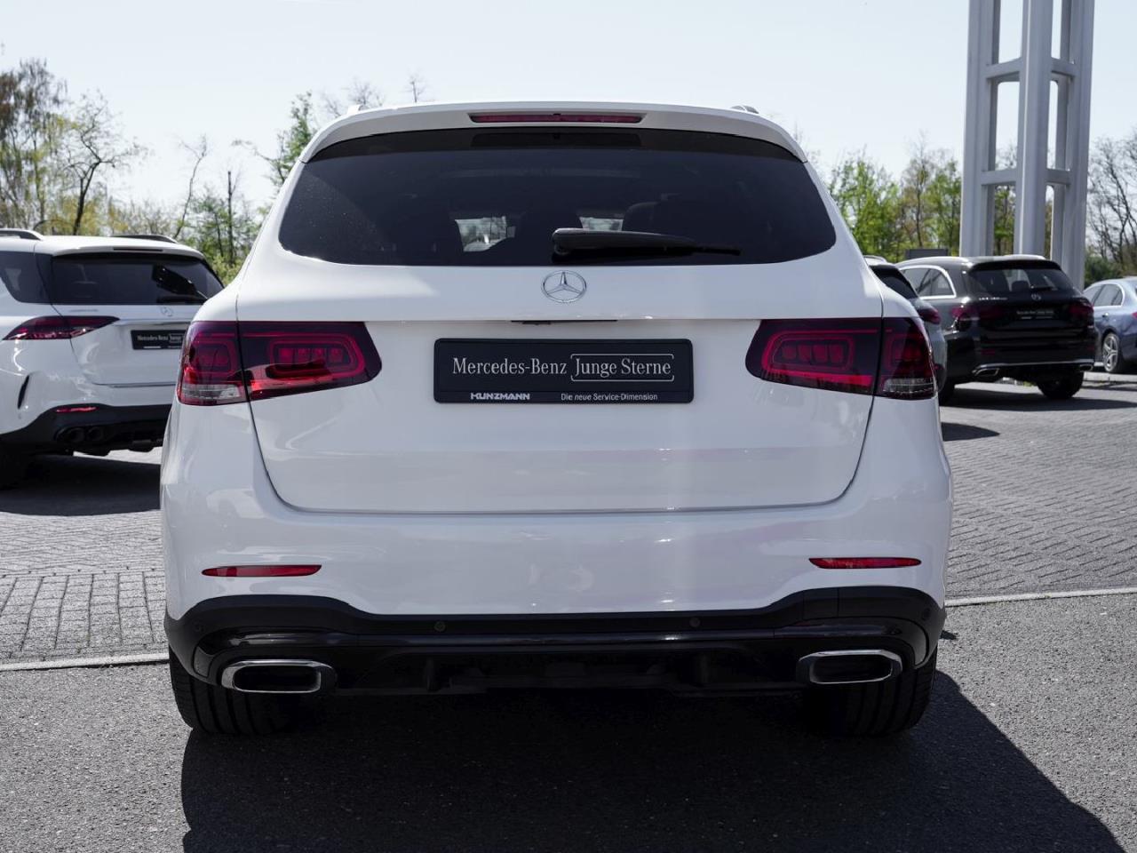 Mercedes-Benz GLC 220 d AMG Night Panorama AHK Kamera EasyPack